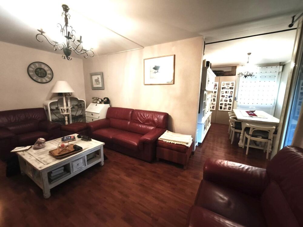 Appartement lumineux de 85m2 au 3ème étage.