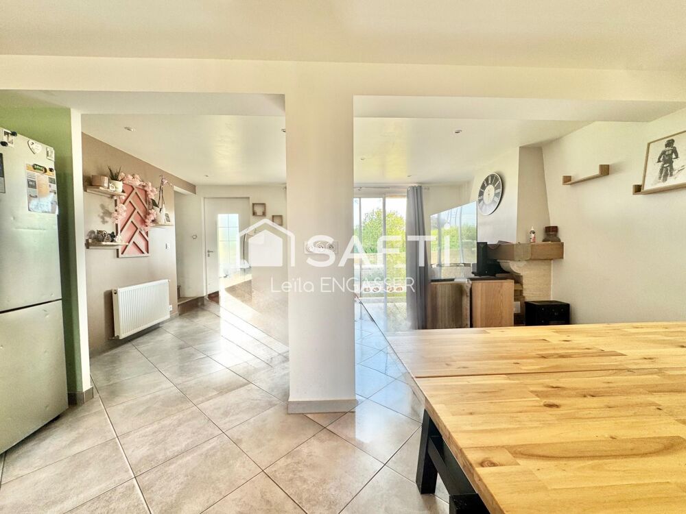 Maison familiale aux beaux volumes et au fort potentiel - Sous sol total