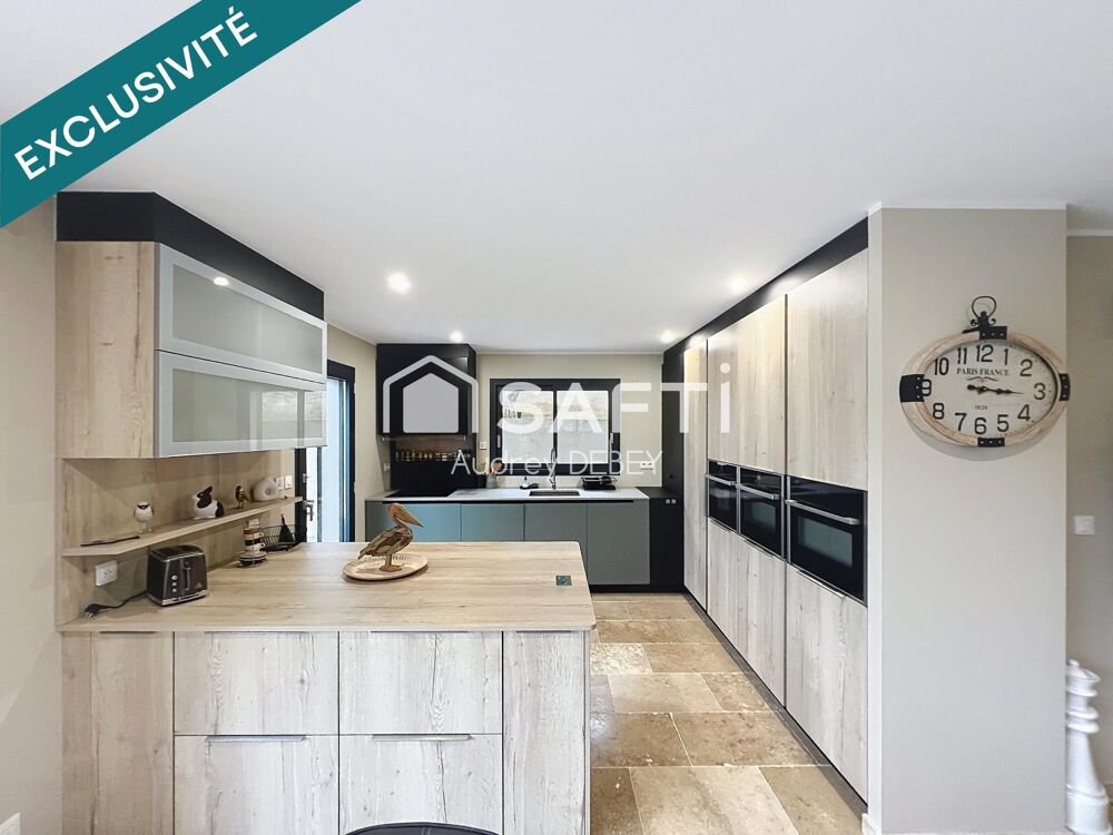 Vente Maison LÀ OÙ LA DOUCEUR DE VIVRE SANARYENNE RENCONTRE L'ÉLÉGANCE CONTEMPORAINE. Sanary-sur-mer