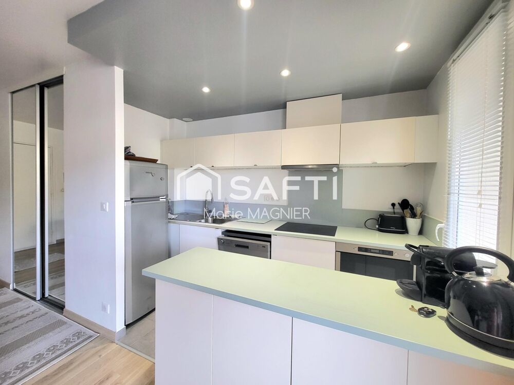 Vente Appartement CAVALAIRE-SUR-MER – BEL  APPARTEMENT T3 DE 59M2 RÉNOVÉ AVEC TERRASSE & GARAGE FERME- PROCHE PLAGE PORT COMMERCES- QUARTIER RESID Cavalaire-sur-mer