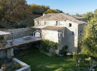 Vente Maison Domaine  – Ancienne ferme en pierre rénovée avec soin et pensé pour le confort du quotidien. L'installation moderne est assuré p Simiane-la-rotonde