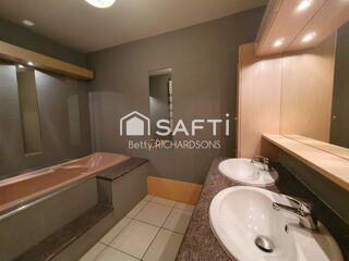  Appartement  vendre 7 pices 156 m
