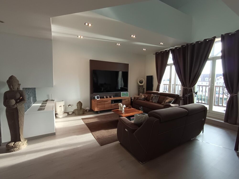 TRIPLEX D'EXCEPTION PORT CERGY 162M2 avec extérieur