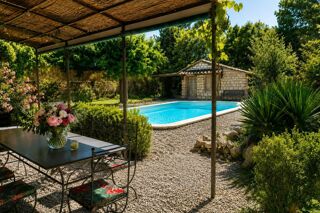  Maison à vendre 13 pièces 277 m²