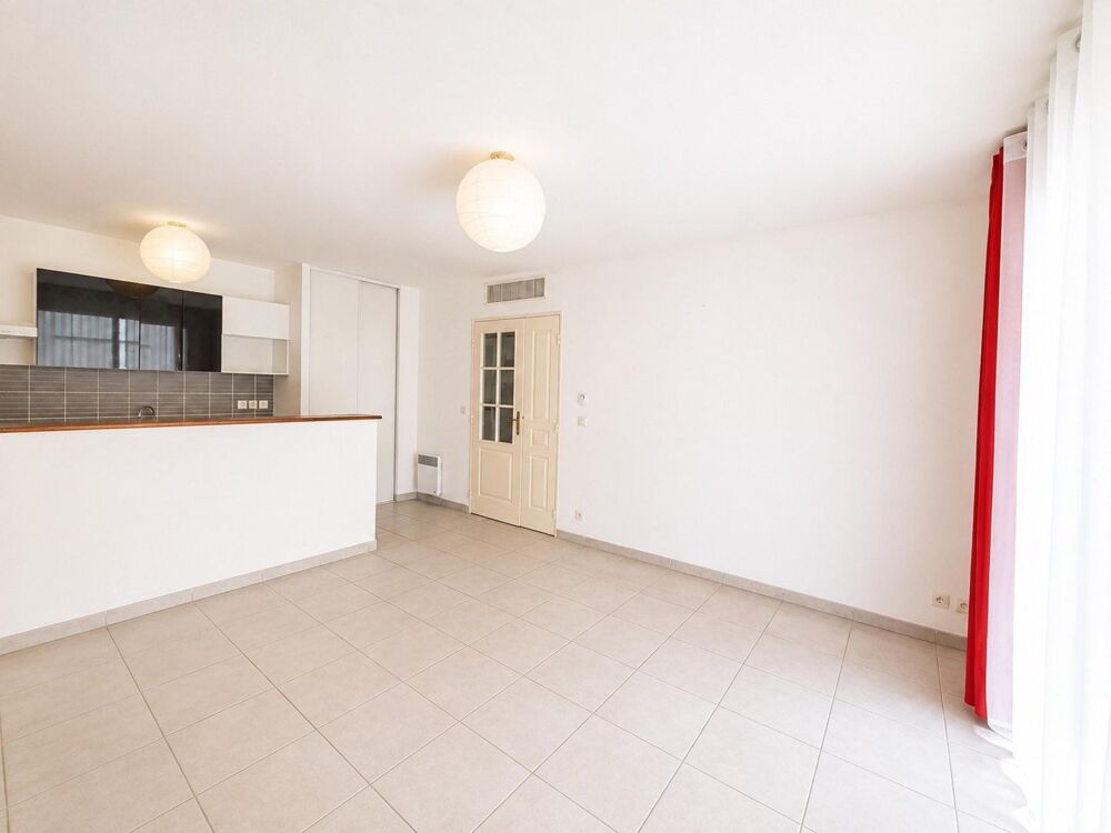Vente Appartement Beau T2 de 44m2 avec terrasse couverte,  et parking privatif  dans une  residence de standing recherchée avec ascenseur - centre Cavalaire-sur-mer