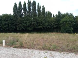  Terrain à vendre 834 m²