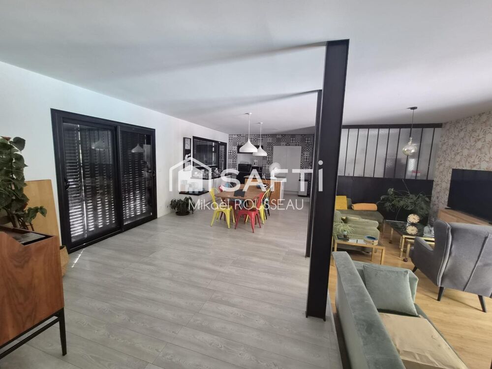Vente Maison Grande maison contemporaine avec piscine en bord de foret et proche d'un axe, Poitiers à 10 minutes. Montamise