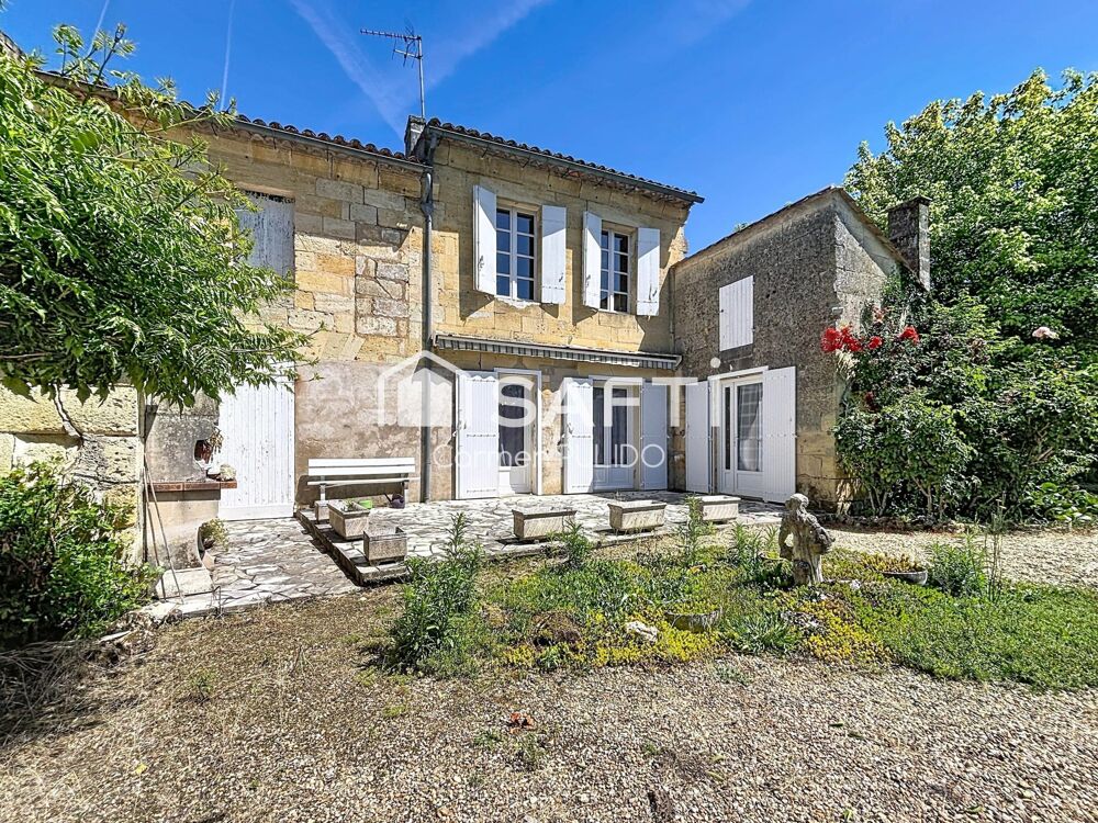 Maison en pierre de caractère avec garage et dépendances à Saint-Pey-d'Armens  2 099 m² sans vis-à-vis