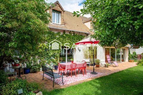   Très belle villa 183m2 - piscine - terrain total 2 800m2 - Dépendances Maison - 6 pièce(s) - 182 m²