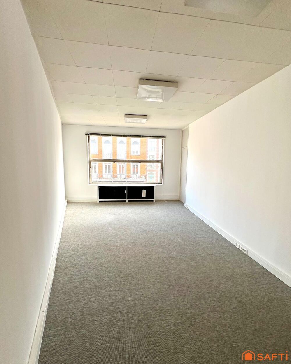   Bureaux 420m2 à vendre lumineux et traversant Roubaix