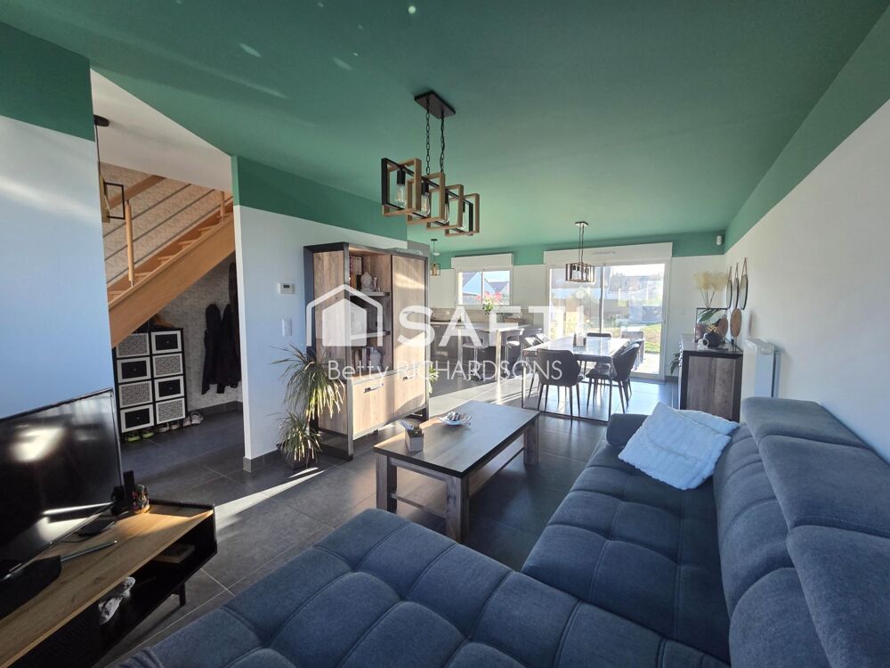 Vente Maison Cubique de 4 chambres. On pose ses meubles. Avion