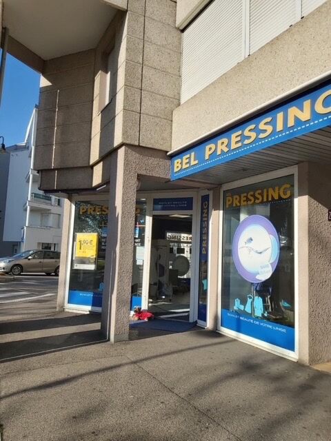 Investissez à Saint Max dans des murs commerciaux déjà loués a un pressing possibilité d'acquérir le fond en même temps 170000 54130 Saint-max