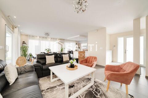   Maison plain-pied de 141 m� , 4 chambres, garage et jardin Maison - 6 pi�ce(s) - 141 m�