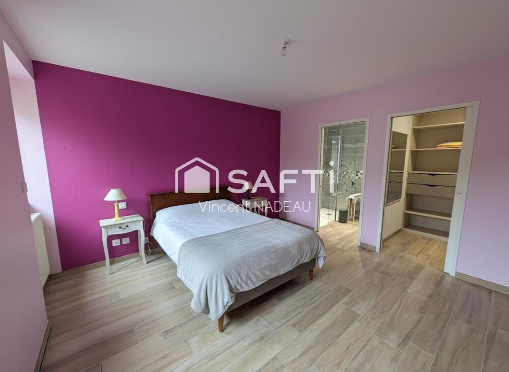 Maison - 7 pièces - 242 m²