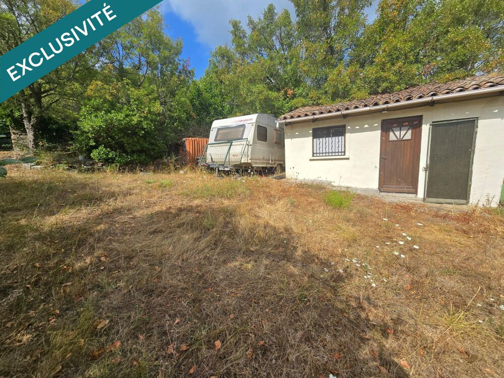 Vente Terrain Un véritable havre de paix en pleine nature, avec mazet cadastré, box à chevaux et vue dominante sur les montagnes. Graissessac