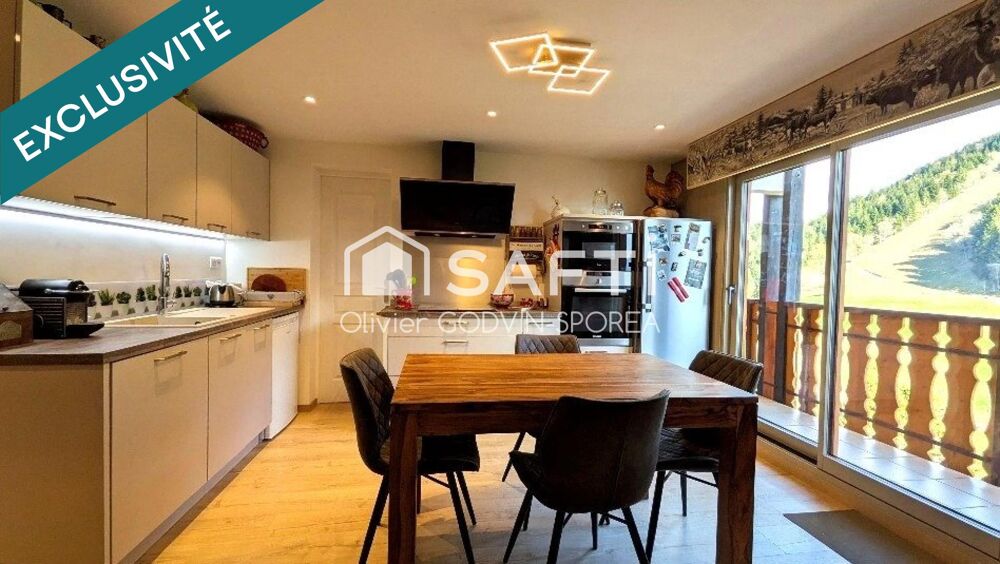 Découvrez ce bijou de 59m², situé au 4e étage d'une résidence baignée de soleil. Ce bien rare allie luxe, confort moderne et vue