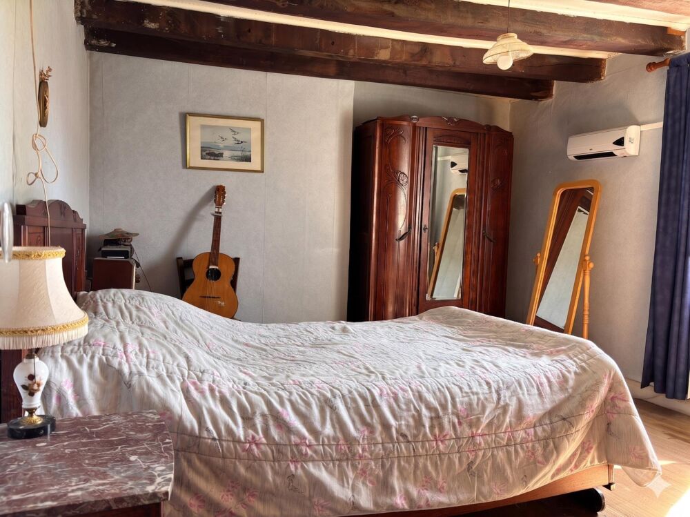 Vente Maison Maison mitoyenne en pierre, terrain et dépendance Masbaraud-merignat