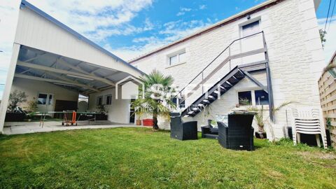   Belle propri�t� atypique - 2 logements proches plages et commodit�s - 5 chambres - Terrain 411m2 Maison - 9 pi�ce(s) - 219 m�