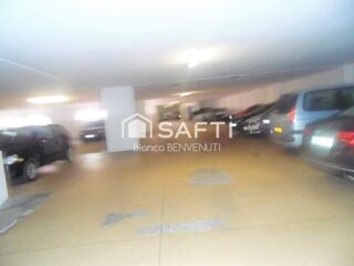  Immeuble � vendre 2051 m�