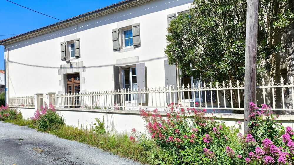 Maison 5 pièces 125 m² · à Lozay · 125 m² · 113 000 €
