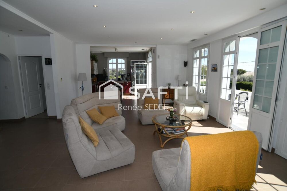 Vente Maison Superbe villa de prestige avec piscine et terrain paysager, idéale pour une résidence d'exception sur la Côte d'Azur. Antibes