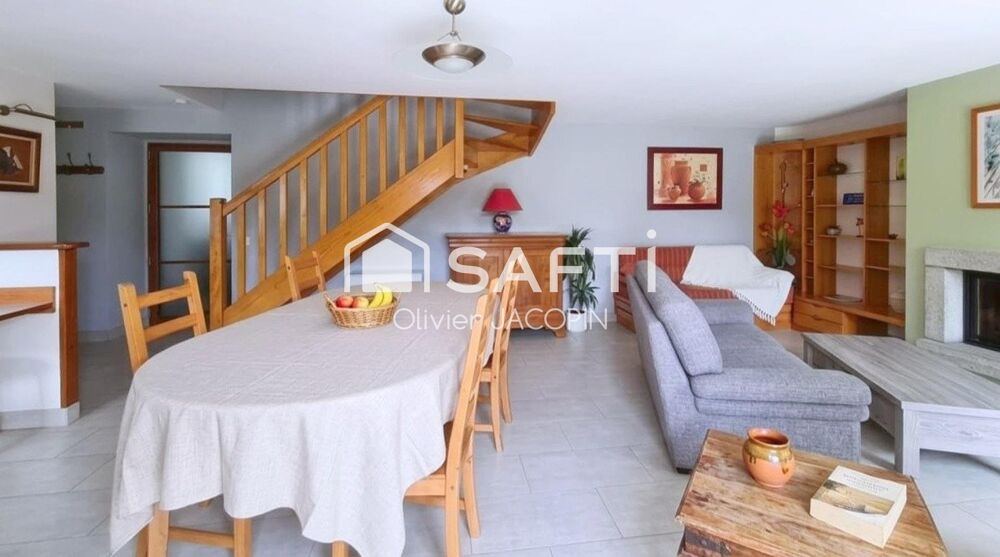 LANDEDA centre-bourg  Ensemble de 2 maisons accolées  145 m² habitables