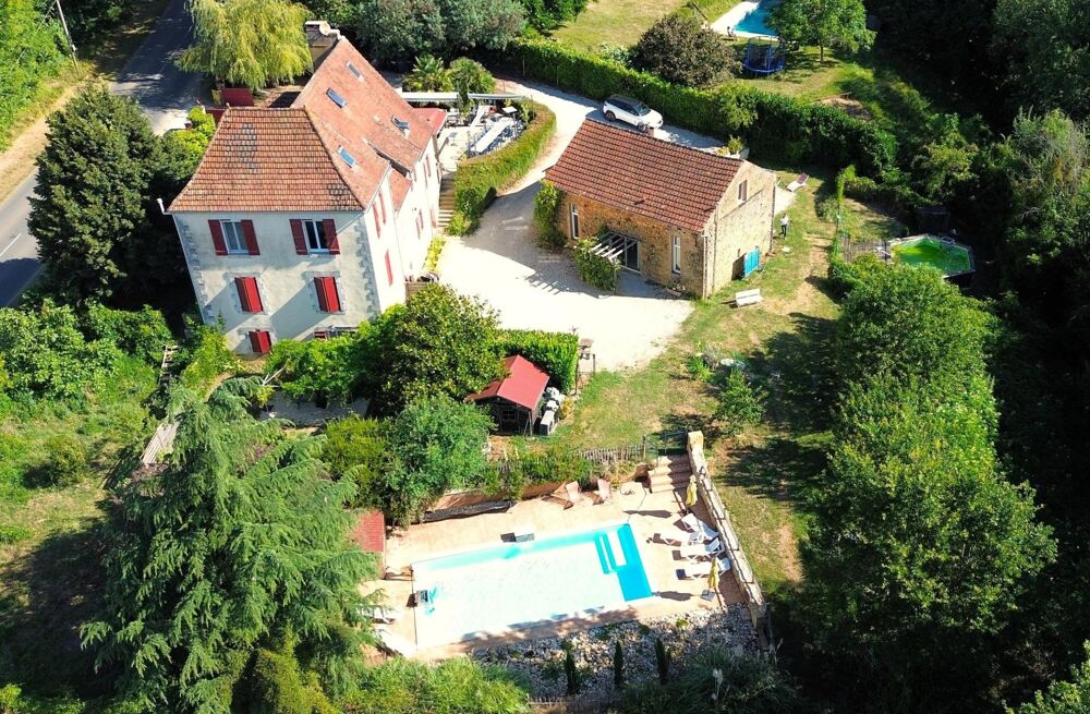 Superbe domaine avec 2 gîtes et 2 piscines Coux et Bigaroque