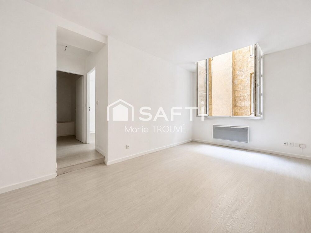 Vente Appartement T2 avec cour dans un immeuble rénové - Bordeaux Grosse CLOCHE Bordeaux