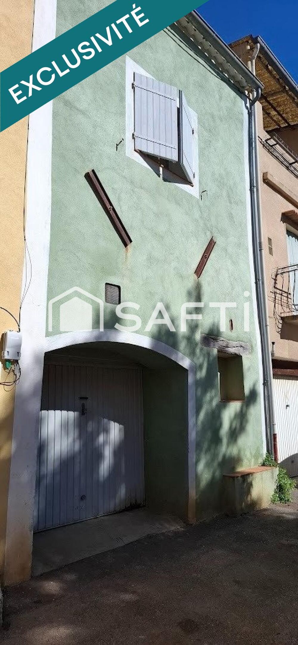 Maison de Maison de village de 145 m² avec grande terrasse et garage, idéalement située au coeur du centre ancien. À découvrir sa