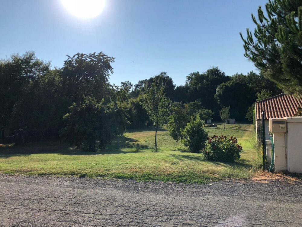 Vente Terrain Terrain situ� dans un cadre bucolique, proche des commodit�s. Cognac