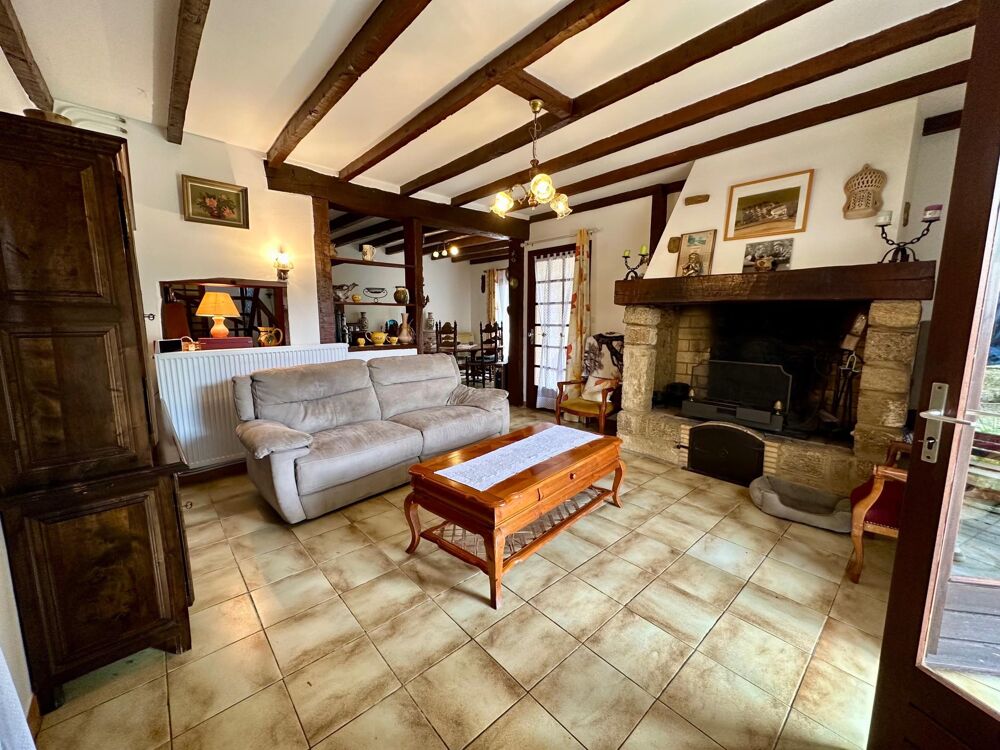 Vente Maison Maison de charme d'environ 165m² sur un terrain arboré et clos de 4500m² avec grand double garage attenant Panjas