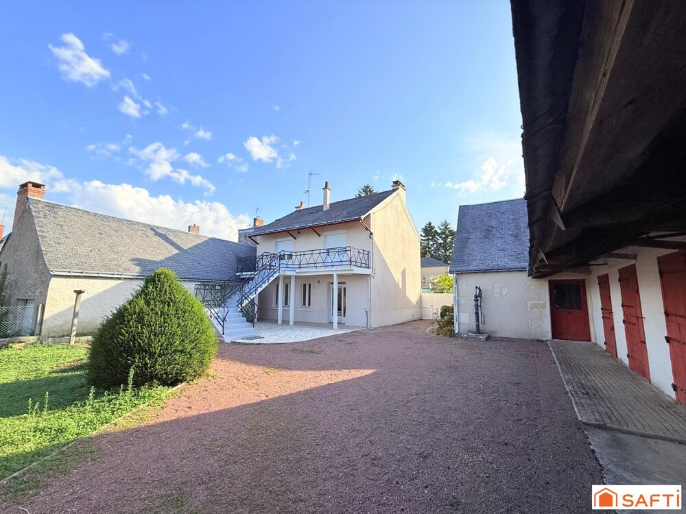 Vente Maison Maison atypique de bourg offrant de beaux volumes avec dépendances Sonzay