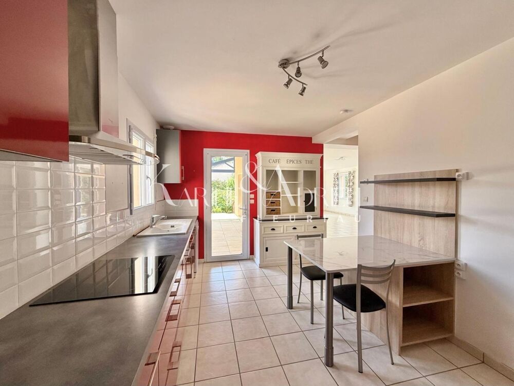 Vente Maison Villa avec vie de plain-pied, jardin et double garage Foussais-payre