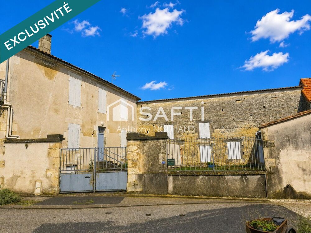 Maison Charentaise de centre bourg à fort potentiel