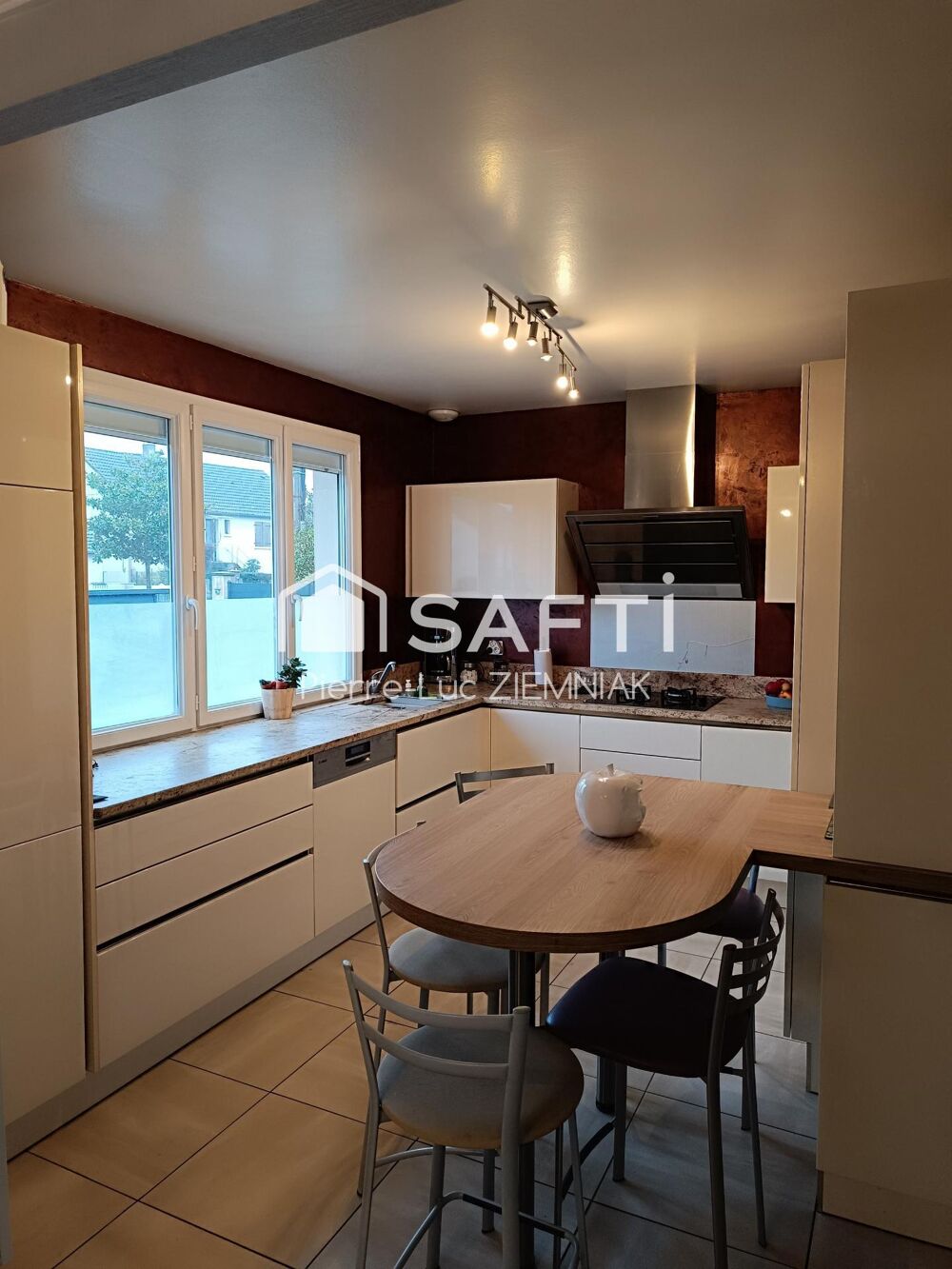 Maison familiale 4 chambres à Arquenay (53170)