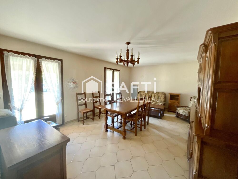 Vente Maison Maison avec dépendance et garage sur parcelle de 4310m2. Saint-germain-d'esteuil