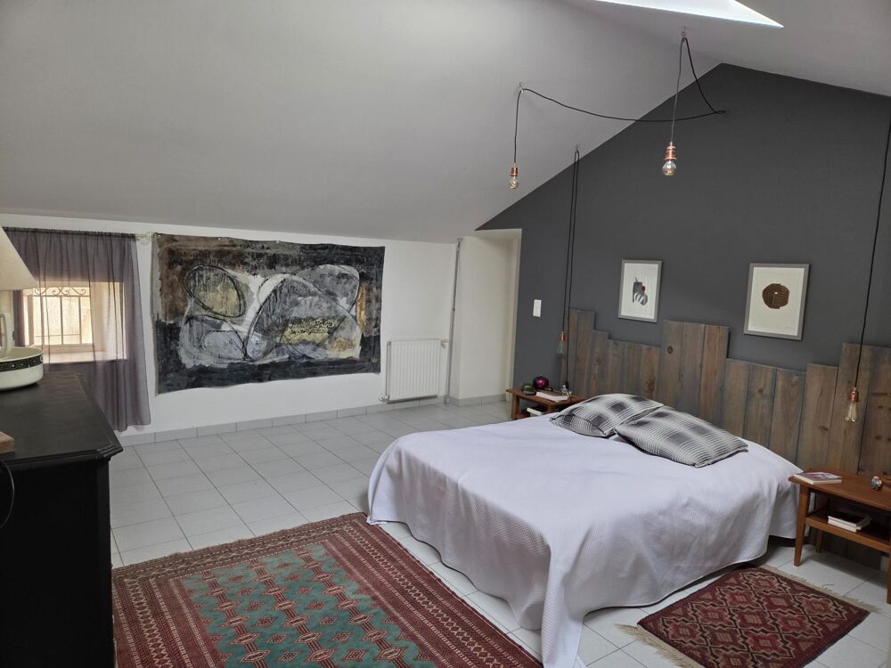 Vente Maison Propriété a vendre de 400 m², une maison principale et un logement attenant sur un terrain arboré de 3600 m² avec piscine et dép Sauveterre-de-guyenne