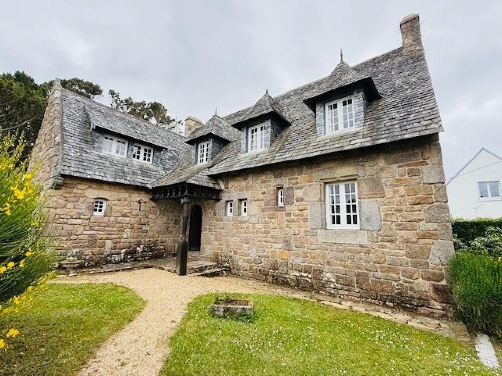 Magnifique maison en pierre à 200 m de la plage de la Grève Blanche.