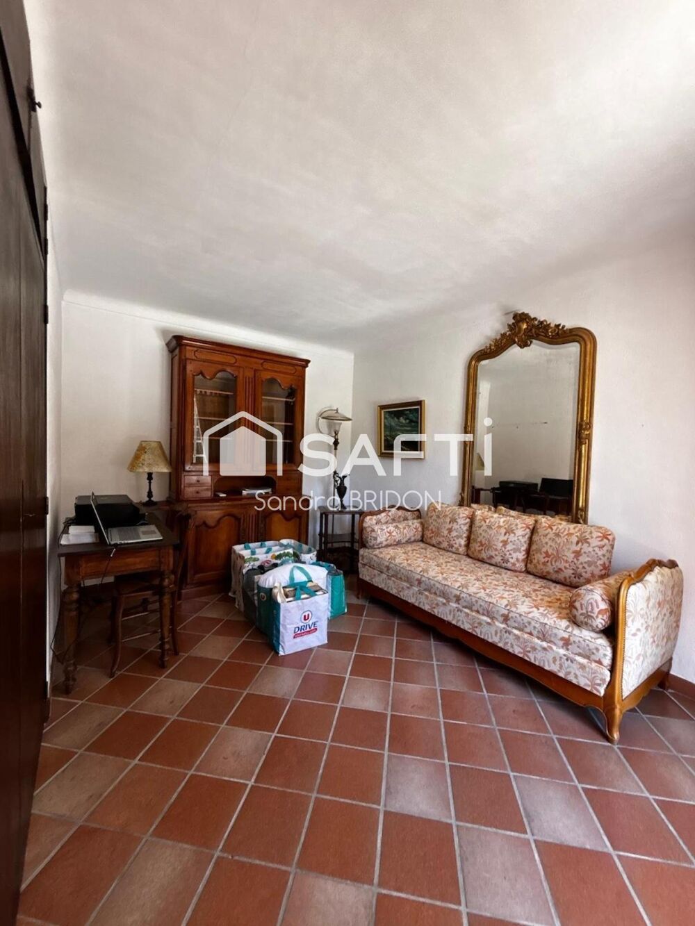 villa de plain pied avec joli jardin à deux pas du centre du village