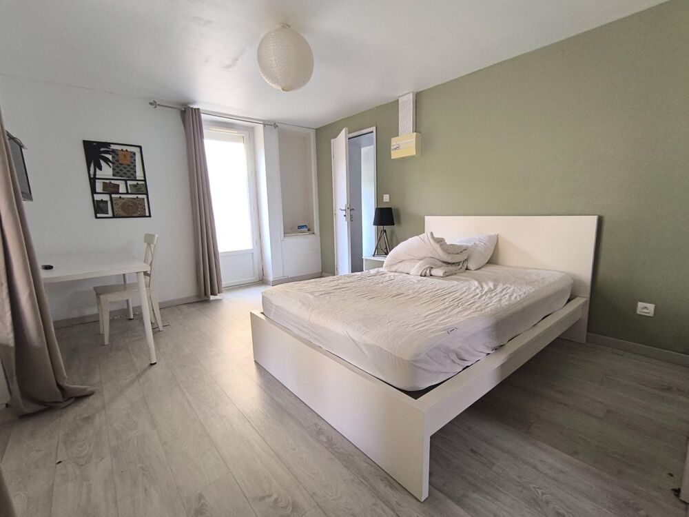 Vente Immeuble IMMEUBLE RENTABLE  – CENTRE RUELLE ! 5 chambres – Idéal colocation – Produit rare à forte rentabilité ? Ruelle-sur-touvre