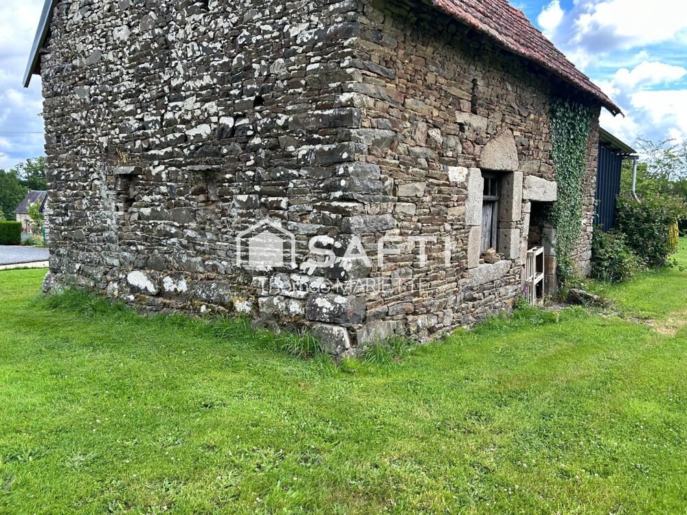 Maison, style Longère en pierre, avec terrain tout autour et une dépendance idéale pour gîte