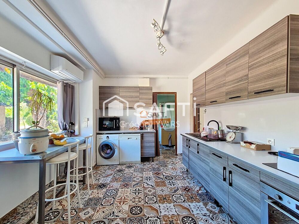 Vente Maison Bastide provençale de 335 m² avec annexes et piscine Le luc