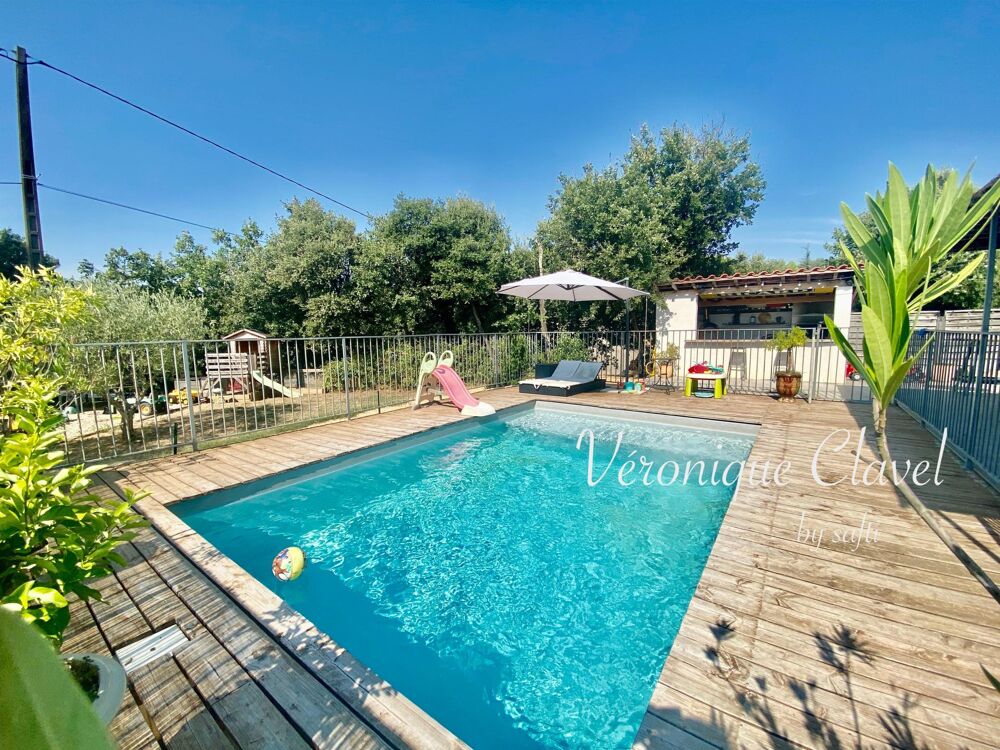 Villa contemporaine de 116m2 2019 posée sur un terrain de 1042m2 avec piscine