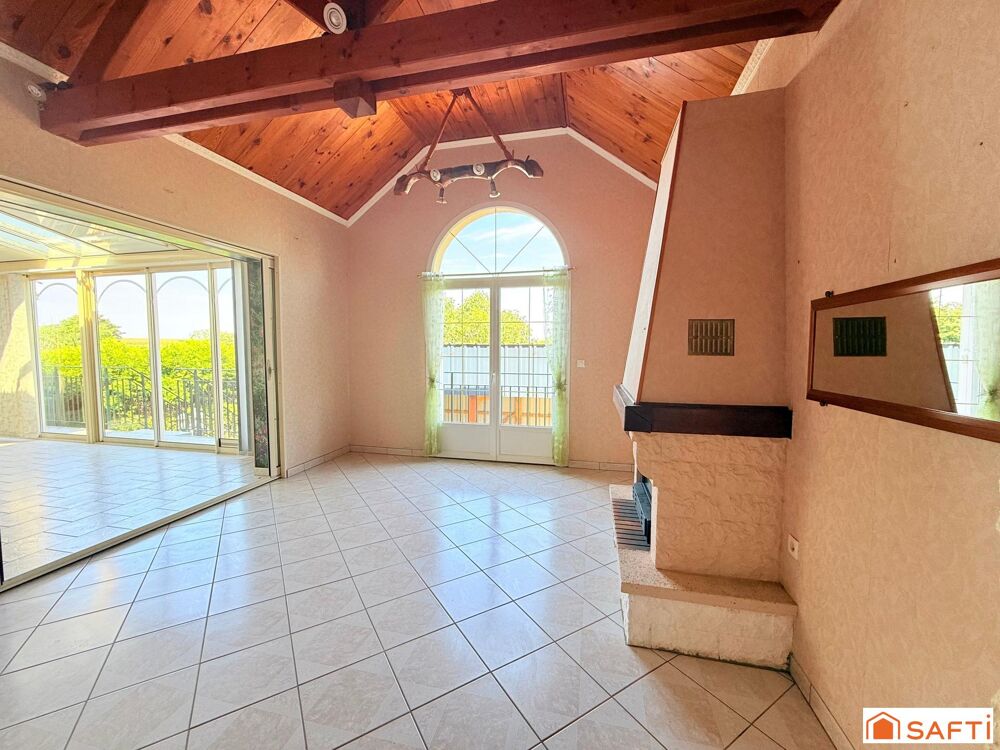 Vente Maison Maison atypique sur 2345 m2 de terrain entièrement clos Neuille-pont-pierre