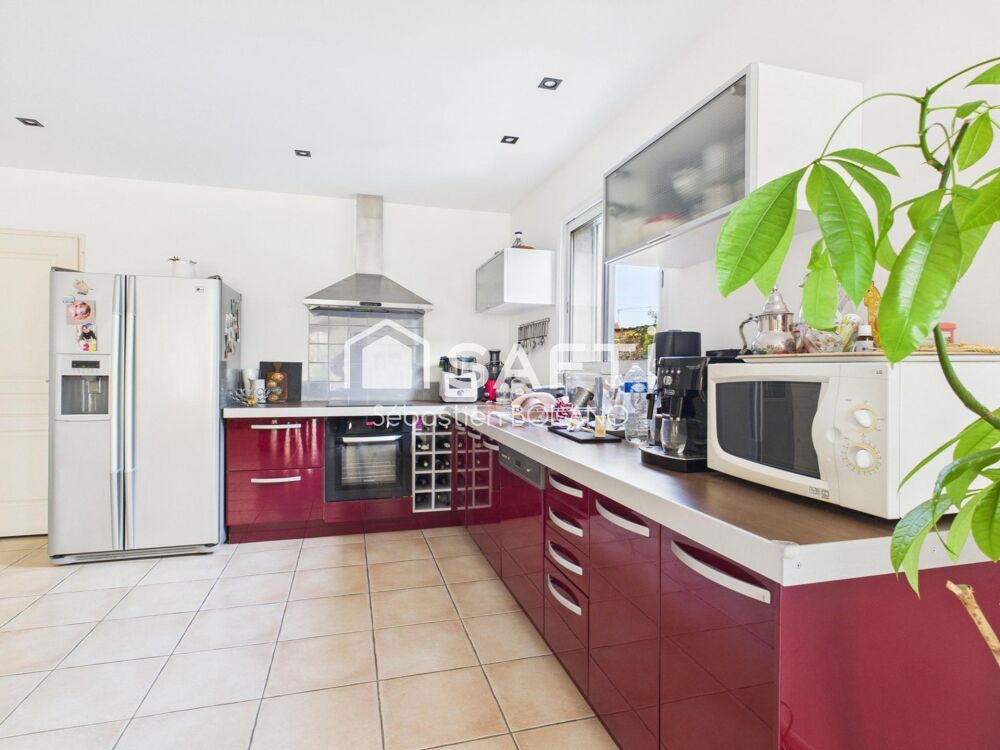 Vente Maison Villa lumineuse de 160 m², grand séjour de 83 m², suite parentale et jardin arboré. Baho