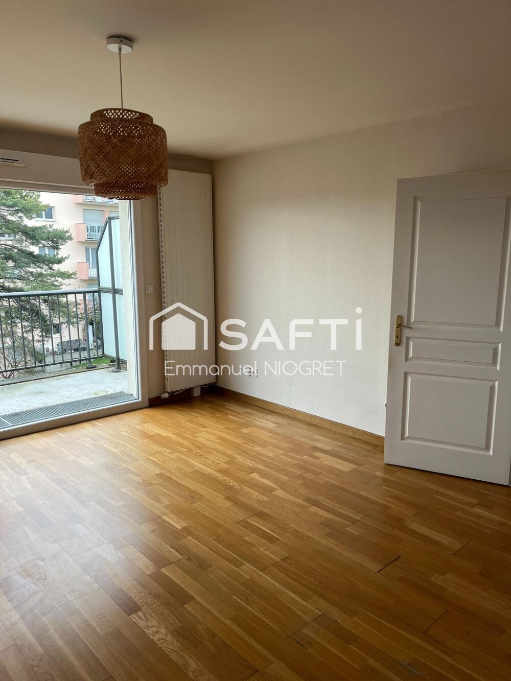 Vente Appartement Superbe T2 45 m2 de 2013 avec terrasse et garage Dijon