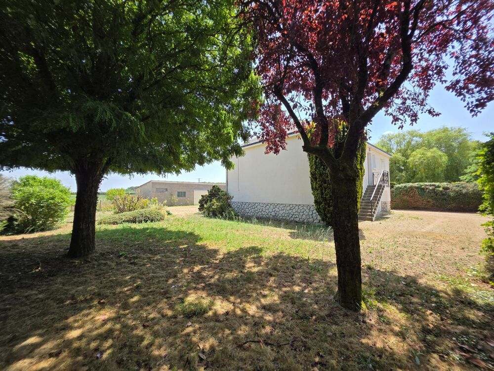 Maison traditionelle, ses dépendances et son terrain agricole !! A visiter sans tarder !