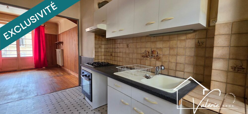 Vente Maison Centre de Saint-Germain-Lembron – Maison de bourg avec garage et patio, fort potentiel de rénovation Saint-germain-lembron