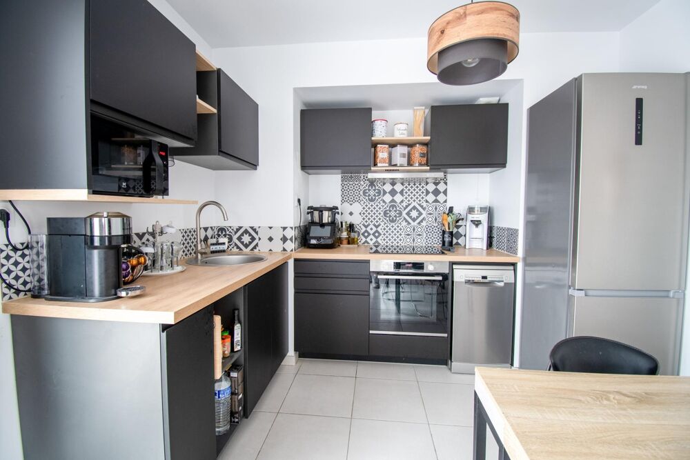 Vente Appartement Bel appartement T2 récent de 47m2 avec terrasse et parking Venelles