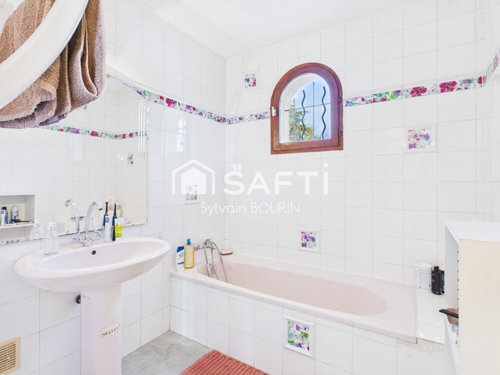 � vendre  Maison Reyrieux (01600)